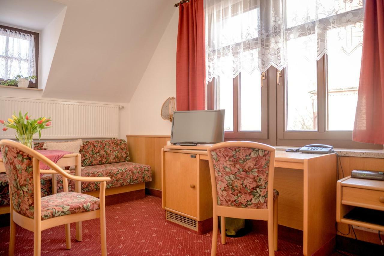 Hotel-Pension Heimburg Bad Elster Zewnętrze zdjęcie